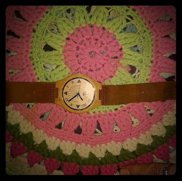 Watch - Picture 1 of 2